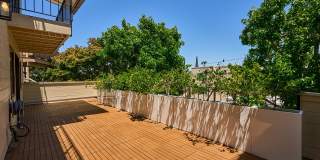 Noe Valley/Dolores Heights: Luxury Condo w/ Expansive Private Deck & 2 Car Parking Gallery 1