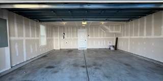 Available 07-08-26! Townhouse w/Garage - Pet Friendly - All Appliances Convey! Gallery 49