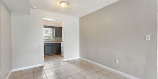 Spacious 4 Bed Condo Gallery 14