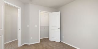 Spacious 3 Bedroom Duplex! Gallery 9