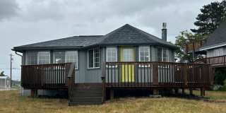 Gorgeous one bedroom home on the Columbia River! Gallery 1