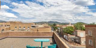 UNFURNISHED Inviting Studio Apartment in the Heart of Downtown Gallery 23