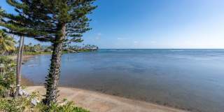 Wailupe Seaside Haven: Beachfront Luxury Home w/ Infinity Pool & City Proximity Gallery 45