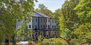Brand-New Fry's Spring Townhome Near 5th St Station, Downtown, & UVA Gallery 4