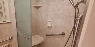 Spacious 3 bedroom, 2 bath Gallery 32