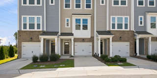 Move in Ready Sherron Place Townhome! Gallery 1