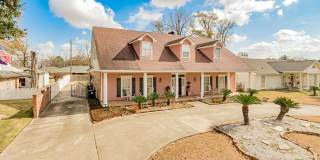 Fully Furnished 3-Bedroom Home with Guest Suite | Unfurnished Option Available Fully Furnished 3-Bedroom Home with Guest Suite | Unfurnished Option Available Gallery 1