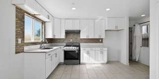 Charming 4BR Duplex in San Diego Gallery 42