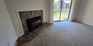 Beautifully Renovated, Top Floor, 2 Bedroom 2 Bath East Boulder Condo for Rent! Gallery 8