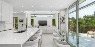 1201 West 47th Street Gallery 5