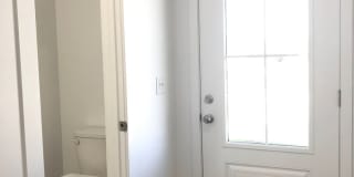 Executive Rental - 4 Bedroom 2.5 Baths Gallery 19