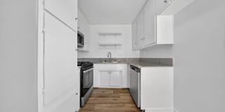 1600 W. 5th St. Gallery 23