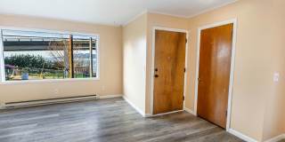 $500 OFF Special - Beautiful 4 Bed/1 Bath Home in Astoria Gallery 13