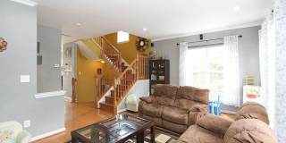Beautiful 3-Bedroom, 2.5-Bath End-Unit Garage Townhome! Gallery 8