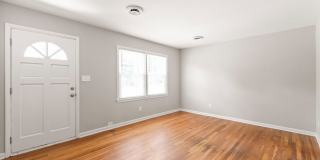 4 Bedroom Ranch w/ Fenced Yard Gallery 5