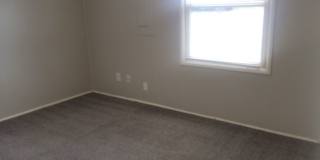 Cozy Parkland 2 bedroom house with Fenced Yard Gallery 5
