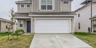 4 bedroom- 8 miles from Randolph Air Force Base -Available now!! Gallery 1