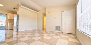 Cozy 2-bedroms, 2-baths in Prime Location Gallery 6