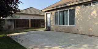 Available Now! Spacious home located in North Merced Gallery 31