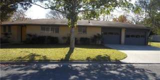 1441 Robin Lane Gallery 1