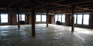 1427 West 9th Street Gallery 6