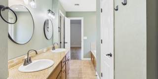 319 SW Coral Gallery 10