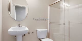 Freshly Remodeled 3-Story Townhome in a Gated Community — Blocks to MAX & Gresham Station Gallery 26