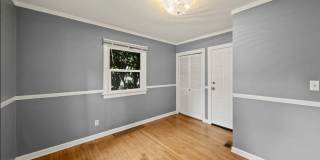 Charming Cottage in First Addition in Lake Oswego! Gallery 28