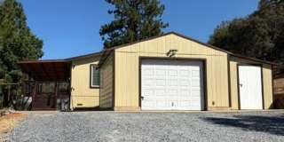 Beautiful 3 Bedroom 2 Bathroom Home in Country Setting Gallery 1