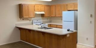 (SAM 4) 2793 S Cloverleaf Loop - 3 bdrm / 1.5 Bath Duplex Gallery 6