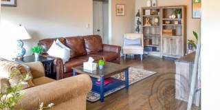 7117 West 93rd Street Gallery 1