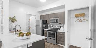 Wilshire Place Apartments Gallery 3
