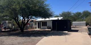 1 Bedroom Home PLUS Detached Studio - LARGE FENCED IN YARD 1 Bedroom Home PLUS Detached Studio - LARGE FENCED IN YARD Gallery 1