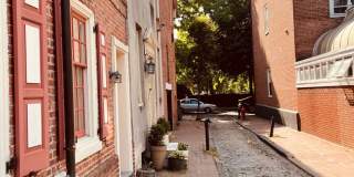 SEPTEMBER 1 3 BED/1BATH SOCIETY HILL TOWNHOUSE WITH PARKING! Gallery 44