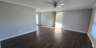 3 Bedroom Ranch with large fenced in backyard Gallery 6