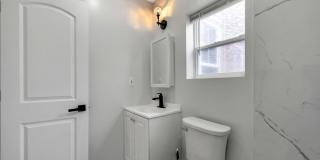 1119 THOMAS Street Gallery 13