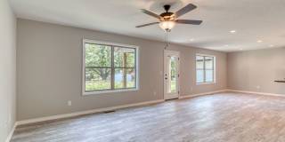 Nearly New 3 Bedroom 2.5 Bathroom Springfield Home Gallery 1