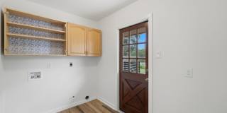 4 Bedroom with a Pool in Helotes! Gallery 57