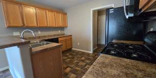 3 Bedroom Duplex in Normal! Gallery 6