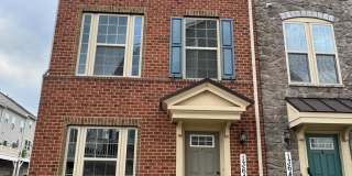 13642 CROSSBILL Alley Gallery 1