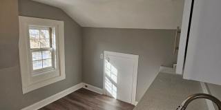 918 Villa St. Upper Gallery 8