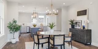 Beautiful Charlotte Park Townhome With Two Car Garage Gallery 11