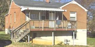 3 Bedroom 1 Bath Duplex Gallery 2