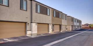 LIKE NEW 3 BEDROOM TOWNHOME Gallery 27