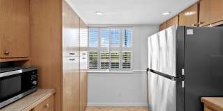 201 W LAUREL STREET Gallery 4