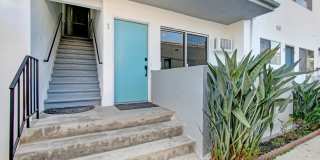 1043 N Ardmore Ave Gallery 16