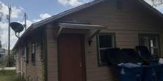 309 Hackberry Street Gallery 1