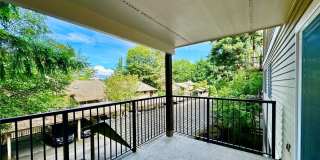 2Bd/2Ba Kirkland Condo Gallery 8