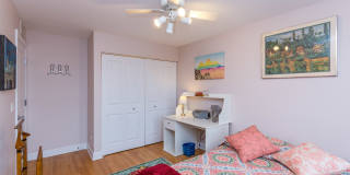 4113 N Southport Avenue Gallery 25