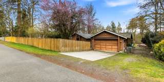 Auburn Area Rambler on dead end-street Gallery 1